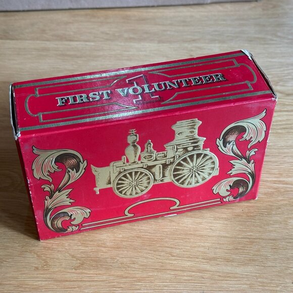 Avon First Volunteer Bottle, Öland, Vintage Circa 1975-1977 - Picture 15 of 16